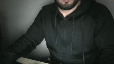 nogueiira98 online show from 05-18-26, 01:02