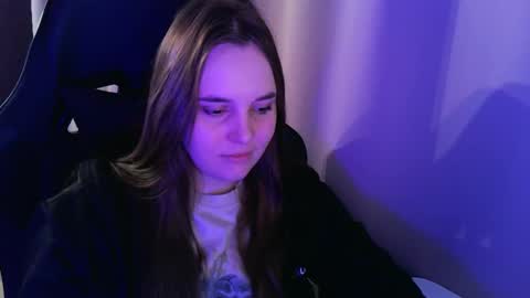 noir_ember_ online show from 09-30-25, 09:47