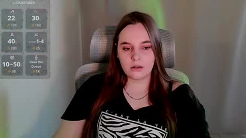 noir_ember_ online show from 07-09-26, 04:33