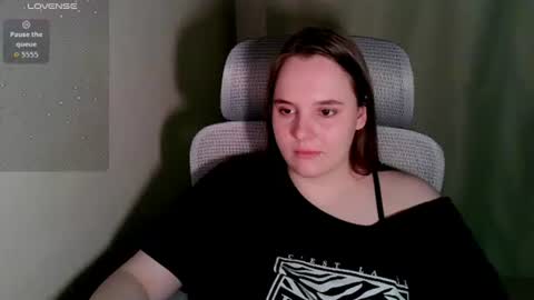noir_ember_ online show from 07-28-26, 07:39