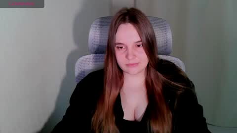 noir_ember_ online show from 08-01-26, 05:34