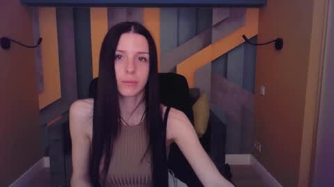 NoirDiva online show from 05-17-26, 06:00