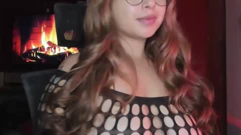 Ara online show from 12-16-25, 04:06