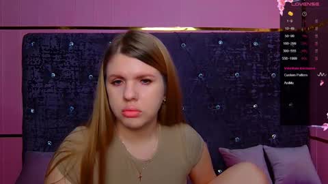 Nora online show from 04-20-26, 01:52