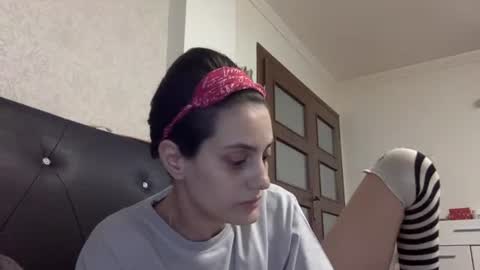 norablues online show from 06-18-26, 03:29