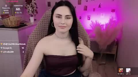 Nora online show from 06-11-26, 05:49