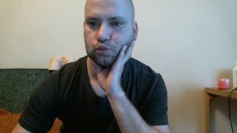 norbertopl87 online show from 12-20-24, 01:33
