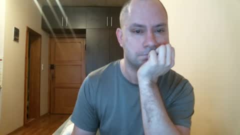 norbertopl87 online show from 02-03-25, 06:56