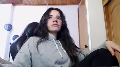 Snapshot of noreen_ chatting on 10-29-25, 07:04 noreen_ online show from 10-29-25, 07:04