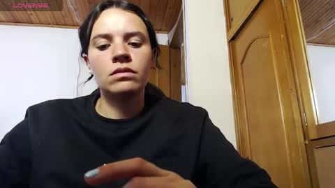 noreen_ online show from 11-08-25, 04:51