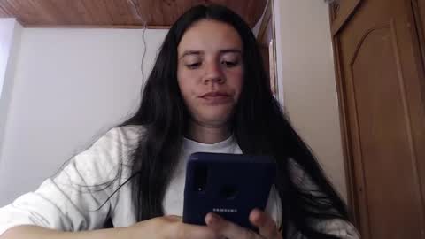 Snapshot of noreen_ chatting on 05-05-26, 06:27 noreen_ online show from 05-05-26, 06:27