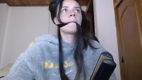 Snapshot of noreen_ chatting on 05-17-26, 11:34 noreen_ online show from 05-17-26, 11:34