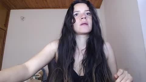 Snapshot of noreen_ chatting on 05-22-26, 12:00 noreen_ online show from 05-22-26, 12:00