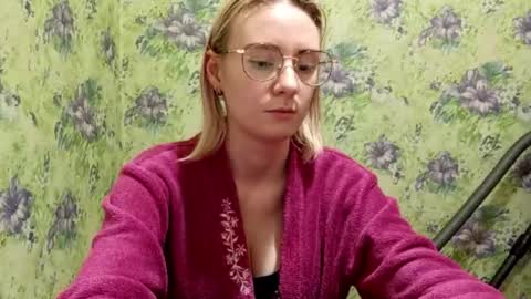 Snapshot of norinebaeza chatting on 10-23-25, 01:43 Lola online show from 10-23-25, 01:43