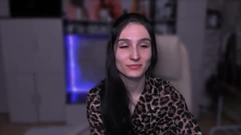 Hazel online show from 01-16-26, 06:01