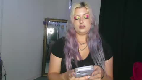 Snapshot of nouveauho3 chatting on 05-27-26, 01:57 Nouveauho3 online show from 05-27-26, 01:57