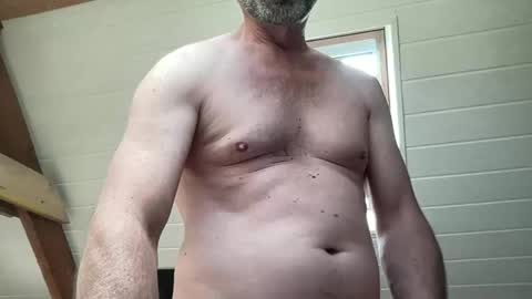 Snapshot of noux69 chatting on 06-09-26, 11:11 noux69 online show from 06-09-26, 11:11
