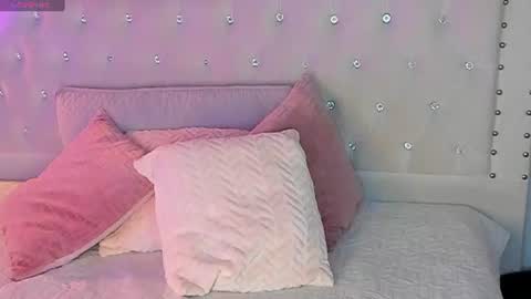 Snapshot of nova_h chatting on 08-09-26, 04:06 NOVAH online show from 08-09-26, 04:06