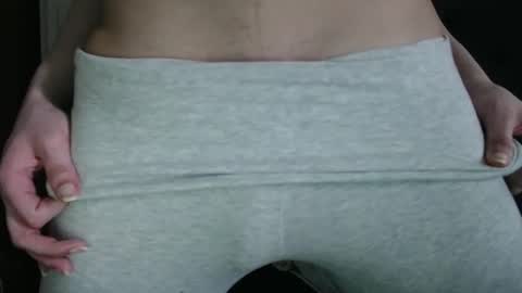 Olivia online show from 04-22-26, 04:08