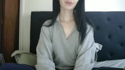 Olivia online show from 05-27-26, 01:19