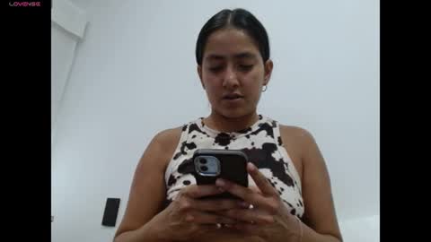 Snapshot of novaperotti chatting on 06-25-26, 10:58 novaperotti online show from 06-25-26, 10:58