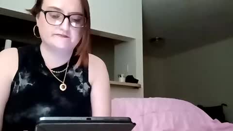 Snapshot of novarose233609 chatting on 01-26-25, 04:51 novarose233609 online show from 01-26-25, 04:51