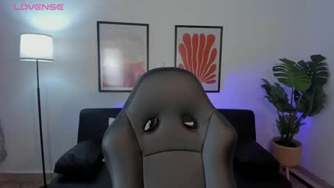 Snapshot of novasilk chatting on 05-27-26, 01:57 novasilk online show from 05-27-26, 01:57
