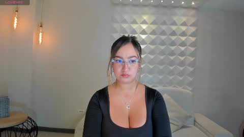 Snapshot of novasinclairx chatting on 07-09-26, 11:25 Nova Sinclair online show from 07-09-26, 11:25