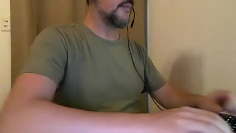 Snapshot of novio_muyalto chatting on 06-29-26, 11:38 novio_muyalto online show from 06-29-26, 11:38
