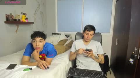 Snapshot of noxx_stark chatting on 10-27-25, 01:31 Noxx  online show from 10-27-25, 01:31