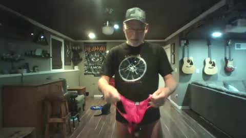 Snapshot of nudistguy194549 chatting on 11-02-25, 10:45 Nudistguy online show from 11-02-25, 10:45