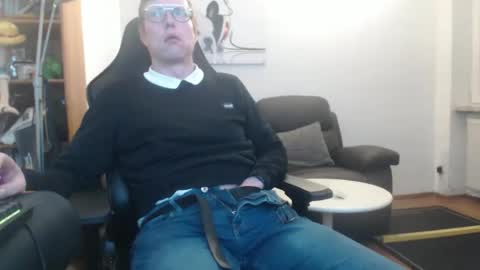 nursefan online show from 01-06-26, 07:17