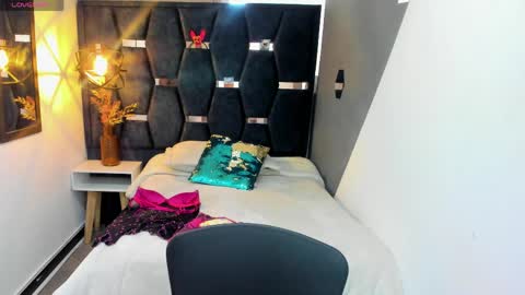 NURY FOX online show from 04-12-26, 12:32