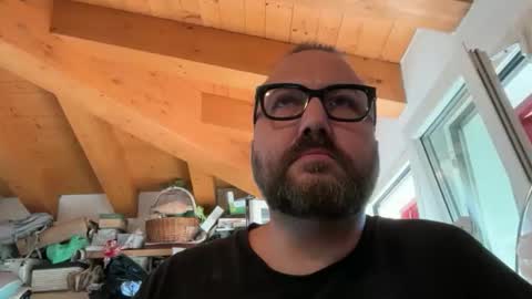 Snapshot of nutelloso79 chatting on 10-08-25, 08:01 Nutelloso online show from 10-08-25, 08:01
