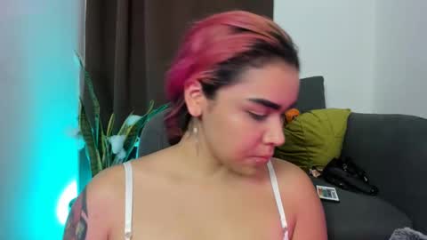 Nia online show from 10-31-25, 03:07