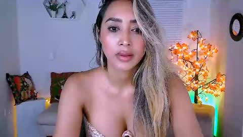 Nycole online show from 12-19-24, 02:34