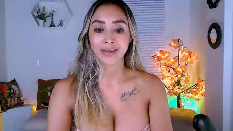 Nycole online show from 12-19-24, 05:40