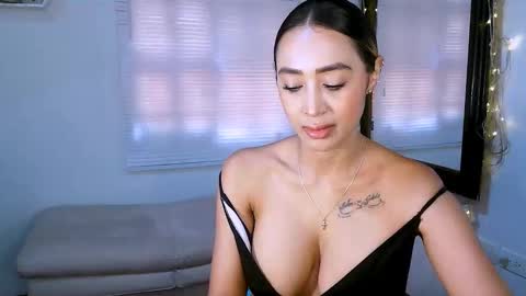 Nycole online show from 09-15-25, 05:02