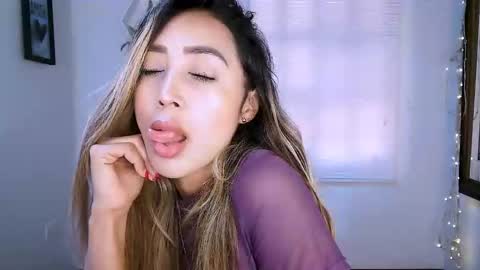 Nycole online show from 09-18-25, 03:03