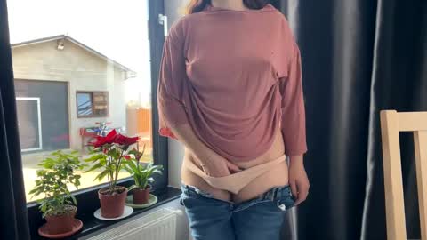 Snapshot of nyconik chatting on 02-04-25, 08:02 Nicol online show from 02-04-25, 08:02