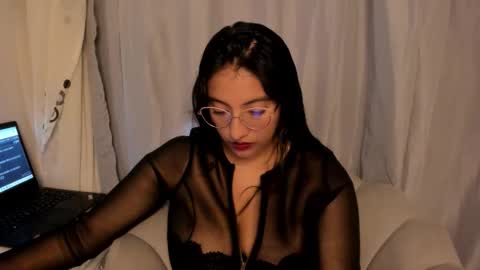 Snapshot of nykhor_paul chatting on 02-05-26, 02:33 Vanessa online show from 02-05-26, 02:33