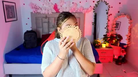 Snapshot of nyla_fox chatting on 04-07-26, 07:03 nyla online show from 04-07-26, 07:03