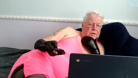 stockings  suspenders mad online show from 05-18-26, 04:46