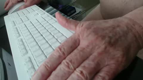 Snapshot of nypddad100389 chatting on 03-31-26, 01:33 nypddad100389 online show from 03-31-26, 01:33