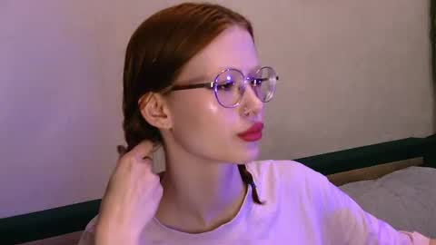 nyra_thira online show from 07-04-26, 10:49
