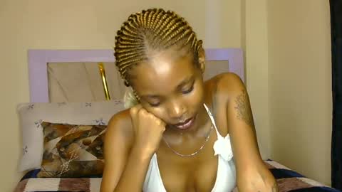 Snapshot of nyra_vesper chatting on 06-18-26, 11:14 Lexi i online show from 06-18-26, 11:14
