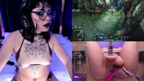 Snapshot of nyveth chatting on 05-08-26, 02:22 Nyvet online show from 05-08-26, 02:22