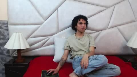 nyx_and_arian online show from 04-22-26, 02:03