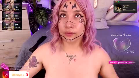 Alex   .    online show from 09-19-25, 12:45