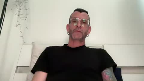 Snapshot of o_johnny_deep_o chatting on 06-14-26, 10:17 Jonathan Deep online show from 06-14-26, 10:17